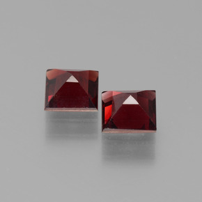 Gemas de Granate Piropo Rojo sangre intenso natural de 1.54 ct, Cuadrado, VS