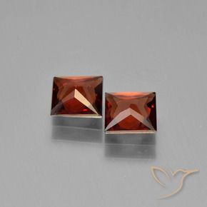 Gemas de Granate piropo Rojo oscuro natural de 1.29 ct, Cuadrado, VVS-VS