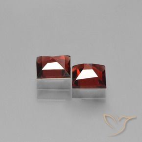 Gemas de Granate piropo Rojo oscuro natural de 1.47 ct, Cuadrado, VVS-VS