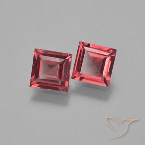 Gemas de Granate piropo Rojo escarlata natural de 1.33 ct, Cuadrado, VVS-VS