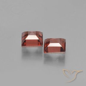 Gemas de Granate piropo Rojo escarlata natural de 1.60 ct, Cuadrado, VVS