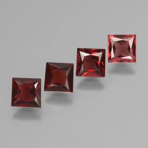 Gemas de Granate Piropo Rojo sangría natural de 2.67 ct, Cuadrado, VS