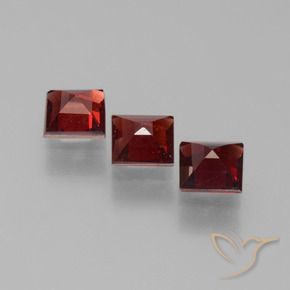 Gemas de Granate piropo Rojo sangre intenso natural de 1.70 ct, Cuadrado, VS