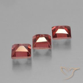 Gemas de Granate piropo Rojo medio natural de 2.80 ct, Cuadrado, VS