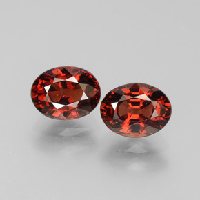 Gemas de Granate Piropo Rojo oscuro natural de 3.54 ct, Corte Óvalo, VVS