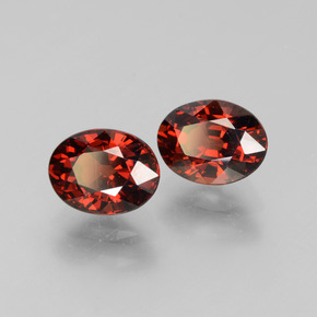 Gemas de Granate Piropo Rojo oscuro natural de 3.54 ct, Corte Óvalo, VVS