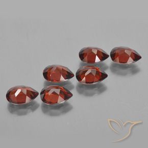 Gemas de Granate piropo Rojo oscuro natural de 4.96 ct, En forma de pera, VVS-VS