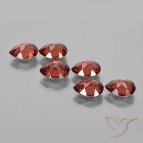 Gemas de Granate piropo Rojo medio natural de 4.55 ct, En forma de pera, VS