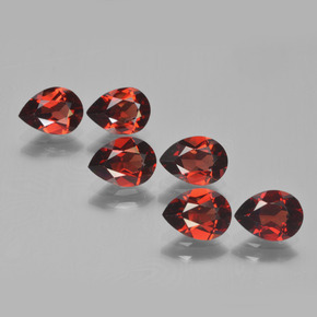 Gemas de Granate Piropo Rojo oscuro natural de 5.14 ct, En forma de pera, VVS-VS