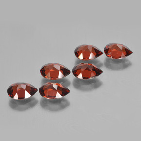 Gemas de Granate Piropo Rojo oscuro natural de 5.14 ct, En forma de pera, VVS-VS