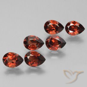 Gemas de Granate piropo Rojo grosella natural de 5.47 ct, En forma de pera, VVS-VS