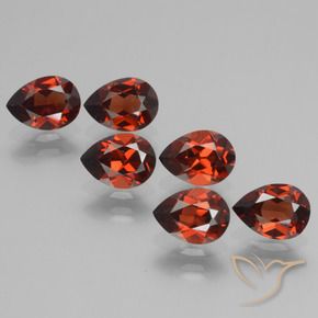 Gemas de Granate piropo Rojo claro natural de 5.48 ct, En forma de pera, VVS-VS