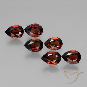Gemas de Granate piropo Rojo oscuro natural de 4.88 ct, En forma de pera, VVS-VS