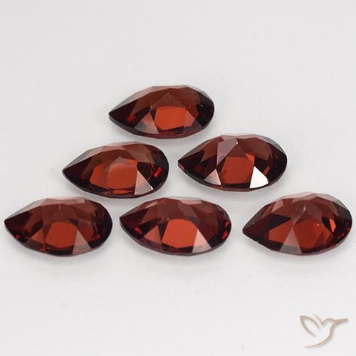 Gemas de Granate piropo Rojo oscuro natural de 4.77 ct, En forma de pera, VVS-VS