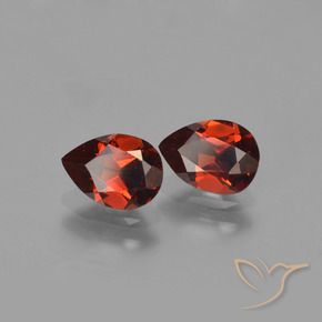 Gemas de Granate piropo Rojo oscuro natural de 1.73 ct, En forma de pera, VVS-VS