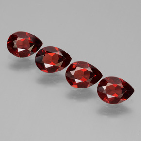 Gemas de Granate Piropo Rojo oscuro natural de 3.23 ct, En forma de pera, VVS