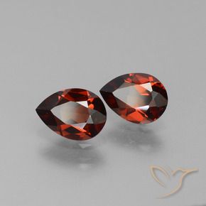 Gemas de Granate piropo Rojo oscuro natural de 1.64 ct, En forma de pera, VVS-VS