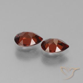 Gemas de Granate piropo Rojo oscuro natural de 1.64 ct, En forma de pera, VVS-VS