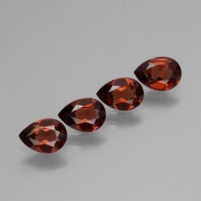 Gemas de Granate Piropo Rojo claro natural de 2.88 ct, En forma de pera, VVS