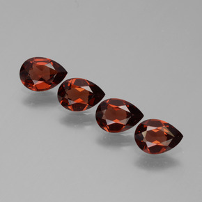 Gemas de Granate Piropo Rojo claro natural de 2.88 ct, En forma de pera, VVS