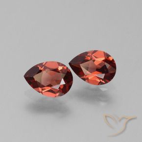Gemas de Granate piropo Rojo oscuro medio natural de 1.59 ct, En forma de pera, VVS-VS