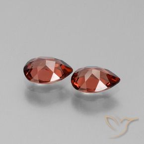 Gemas de Granate piropo Rojo oscuro medio natural de 1.59 ct, En forma de pera, VVS-VS