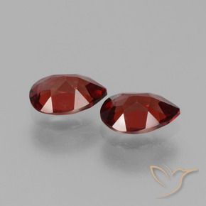 Gemas de Granate piropo Rojo oscuro natural de 1.68 ct, En forma de pera, VVS-VS