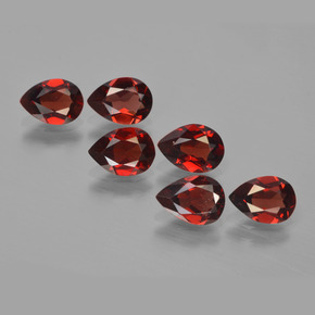 Gemas de Granate Piropo Rojo oscuro natural de 4.53 ct, En forma de pera, VS