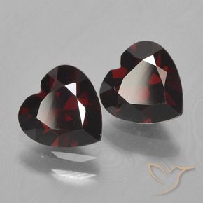 Gemas de Granate piropo Rojo negruzco natural de 1.71 ct, Corazón, VVS-VS