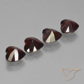 Gemas de Granate Piropo Rojo negruzco natural de 3.36 ct, Forma de corazón, VVS