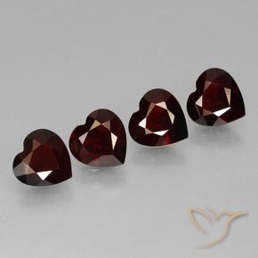 Gemas de Granate Piropo Rojo oscuro natural de 3.02 ct, Forma de corazón, VVS-VS