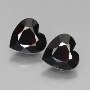 Gemas de Granate Piropo Rojo negruzco natural de 1.50 ct, Forma de corazón, VVS-VS