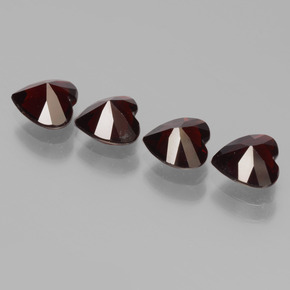 Gemas de Granate Piropo Rojo negruzco natural de 3.12 ct, Forma de corazón, VVS-VS