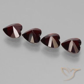 Gemas de Granate Piropo Rojo oscuro natural de 2.98 ct, Forma de corazón, VVS-VS