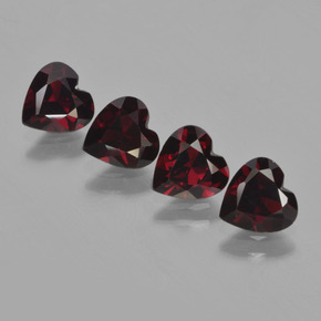 Gemas de Granate Piropo Rojo negruzco natural de 3.02 ct, Forma de corazón, VVS-VS