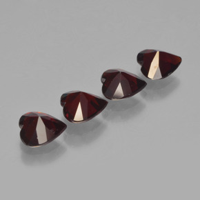 Gemas de Granate Piropo Rojo negruzco natural de 3.02 ct, Forma de corazón, VVS-VS