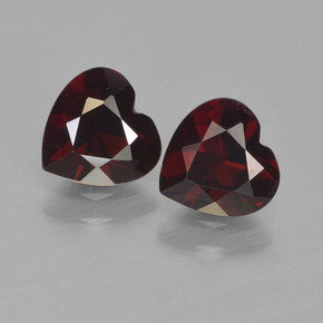 Gemas de Granate Piropo Rojo oscuro natural de 1.69 ct, Forma de corazón, VVS-VS