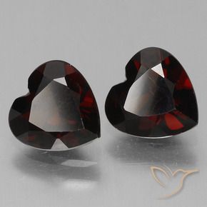 Gemas de Granate piropo Rojo negruzco natural de 1.80 ct, Corazón, VVS-VS
