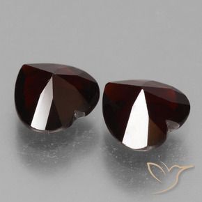 Gemas de Granate piropo Rojo negruzco natural de 1.72 ct, Corazón, VVS-VS