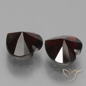 Gemas de Granate piropo Rojo negruzco natural de 1.78 ct, Corazón, VVS-VS