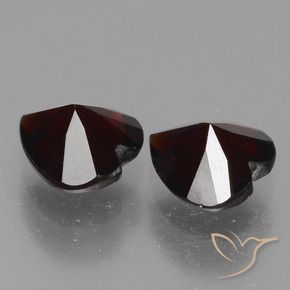 Gemas de Granate piropo Rojo negruzco natural de 1.64 ct, Corazón, VVS-VS