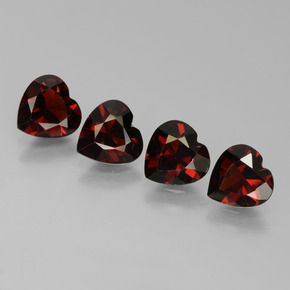 Gemas de Granate Piropo Rojo negruzco natural de 3.19 ct, Forma de corazón, VVS-VS