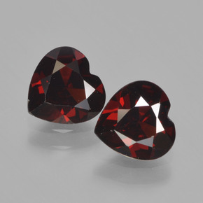 Gemas de Granate Piropo Rojo oscuro natural de 1.70 ct, Forma de corazón, VS