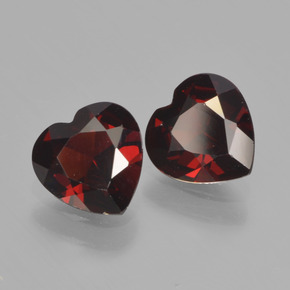 Gemas de Granate Piropo Rojo oscuro natural de 1.70 ct, Forma de corazón, VS