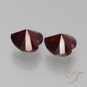 Gemas de Granate piropo Rojo negruzco natural de 1.95 ct, Corazón, VVS-VS