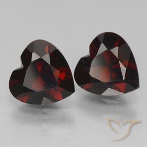 Gemas de Granate piropo Rojo negruzco natural de 1.75 ct, Corazón, VVS-VS