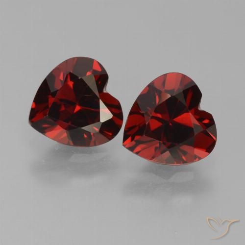 Gemas de Granate Piropo Rojo sangre intenso natural de 1.86 ct, Forma de corazón, VVS-VS