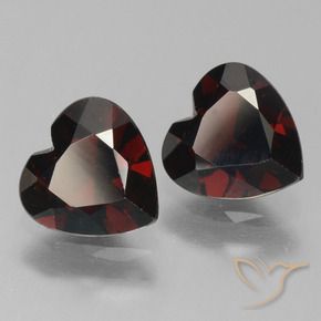 Gemas de Granate piropo Rojo negruzco natural de 1.71 ct, Corazón, VVS-VS