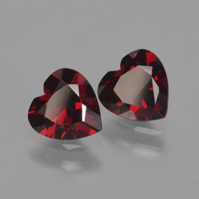 Gemas de Granate Piropo Rojo oscuro natural de 1.65 ct, Forma de corazón, VVS-VS