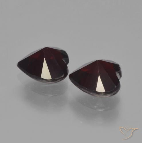 Gemas de Granate piropo Rojo negruzco natural de 1.88 ct, Corazón, VVS-VS